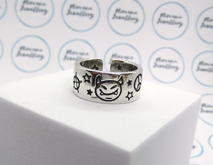 Adjustable Devil Ring - Vampire Ring