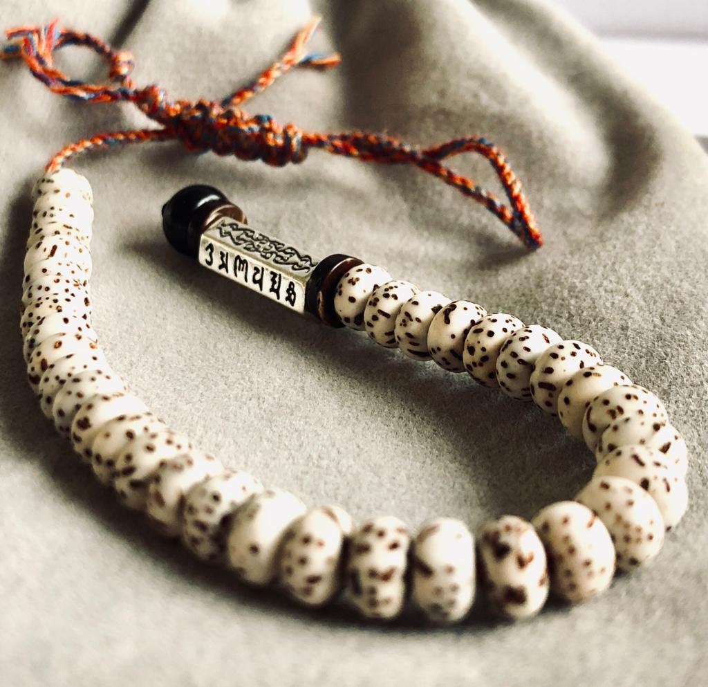 Amazon.com: Bodhiseed beads Bracelet Bodhi bracelet Buddhist Prayer mala  Beads 10-12mm Bodhi seed Satva Mala Wrist Elastic stretch Bracelet  Energized For mantra chanting Meditation Yoga (Style 1) : Arts, Crafts &  Sewing